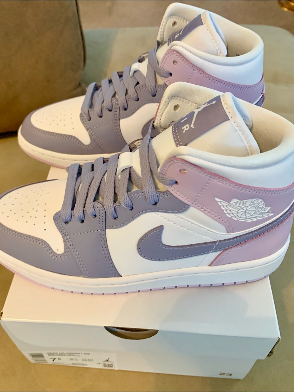 Nike Air Jordan 1 Mid Indigo Haze Doll White Sneakers Sz 7.5W BQ6472-510